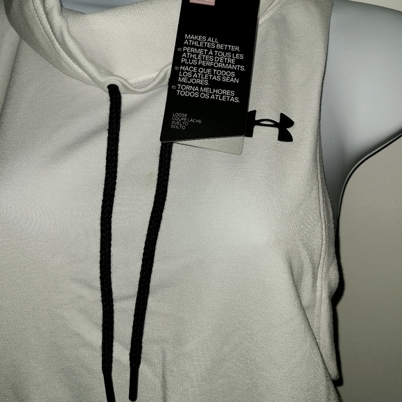 Women's Sz Small Under Armour Funnel Neck Crop top - Picture 2 of 7